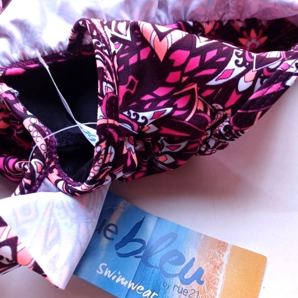 🌺 Rue Bleu by Rue 21  Ruffle Swim Bikini Top. - Picture 9 of 10